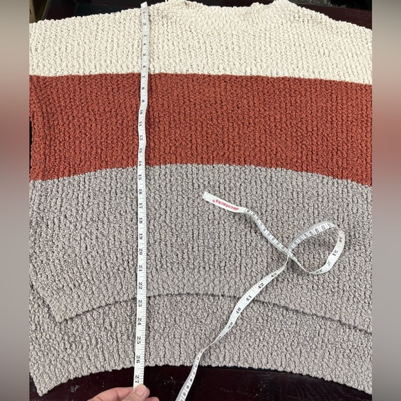 Amaryllis sweater 28” p2p - Picture 8 of 8